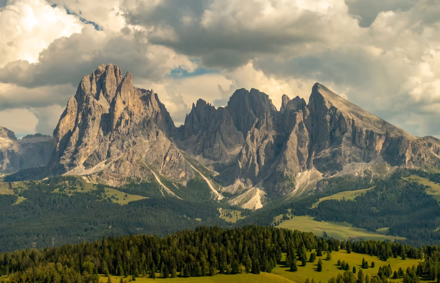 Taxi and airport transfer service in Val Gardena, Dolomites