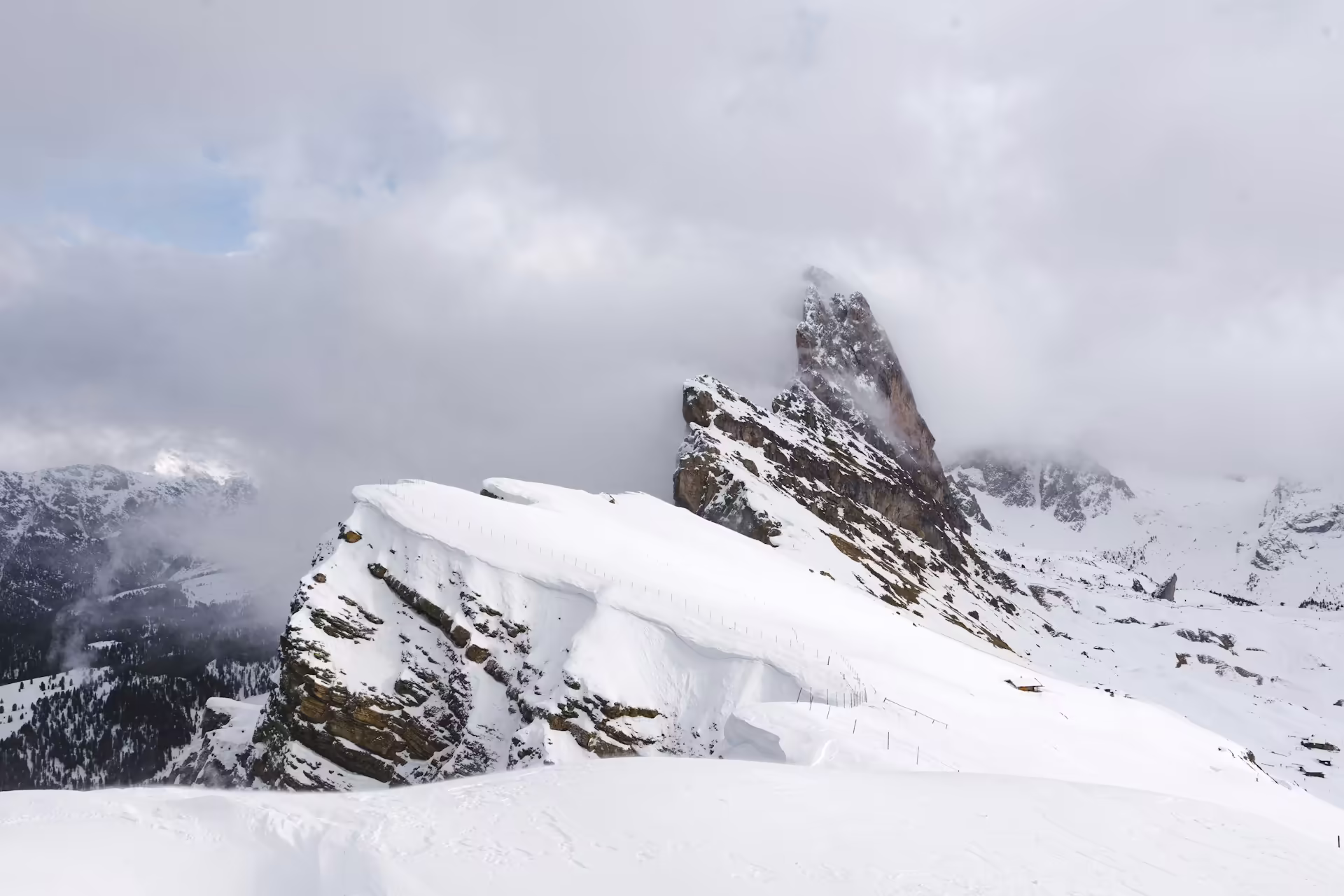 Seceda vs Ciampinoi: Where to Ski on Your First Day in Val Gardena